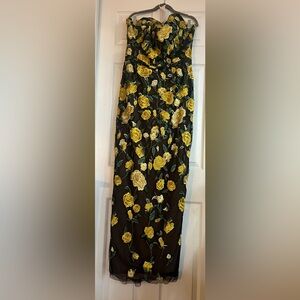 MARCHESA. Elegant Strapless Dress with Yellow Floral Design